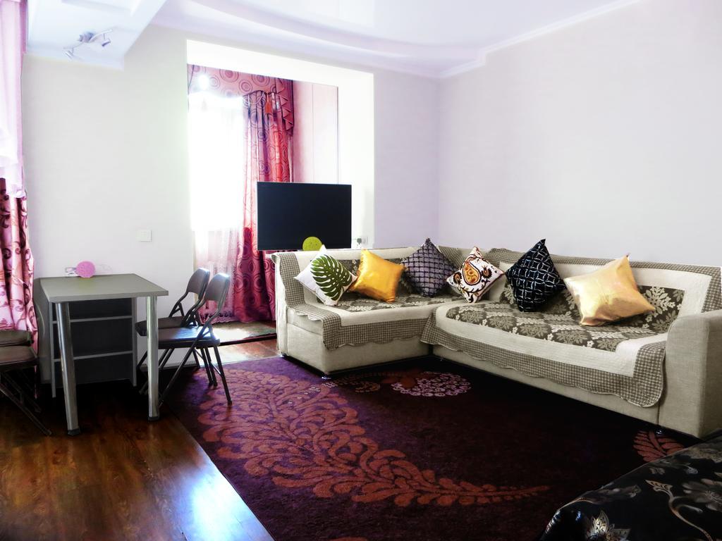 Maximus Apartament Bischkek Exterior foto
